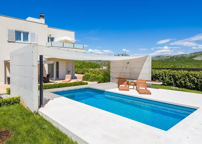 Ferienhaus In Mit Beheiztem Pool By Interhome *