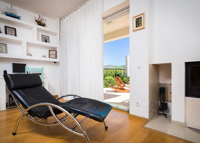 In Mit Beheiztem Pool By Interhome Ferienhaus *