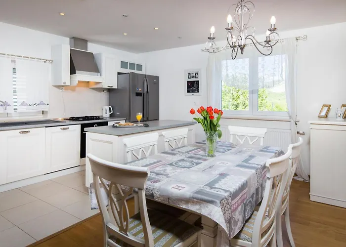 In Mit Beheiztem Pool By Interhome Dugopolje