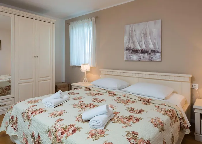 In Mit Beheiztem Pool By Interhome Ferienhaus *