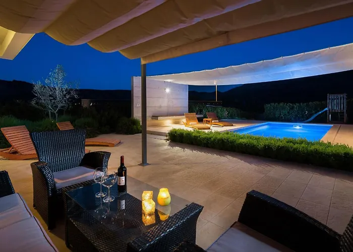 In Mit Beheiztem Pool By Interhome Ferienhaus