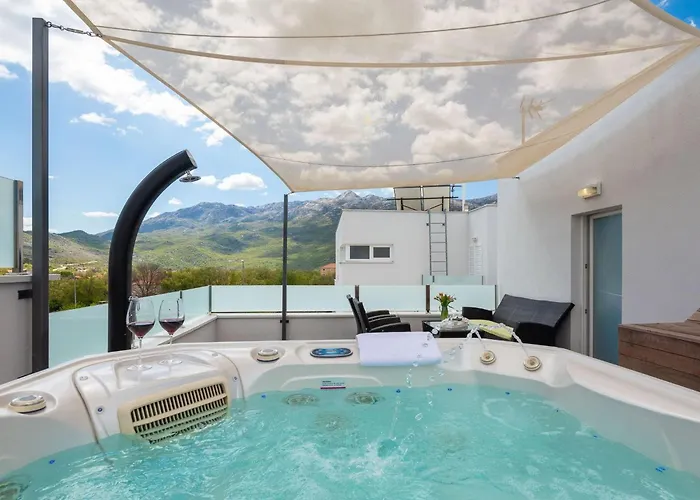 Ferienhaus In Mit Beheiztem Pool By Interhome