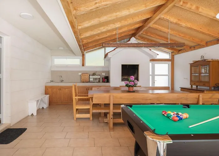 In Mit Beheiztem Pool By Interhome Ferienhaus *